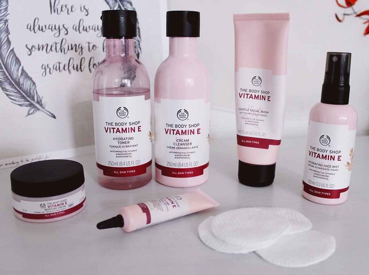 اسپری ژل آبرسان بادی شاپ THE BODY SHOP مدل ویتامین E حجم 57 میلی لیتر
