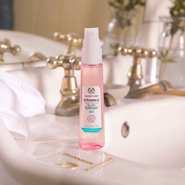 اسپری ژل آبرسان بادی شاپ THE BODY SHOP مدل ویتامین E حجم 57 میلی لیتر