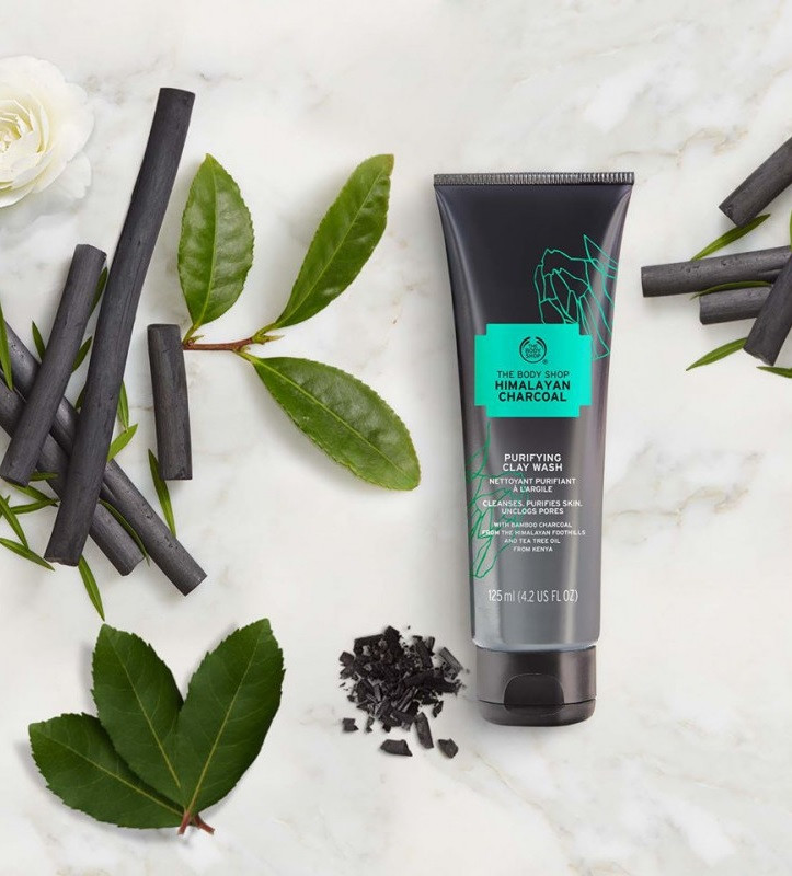 فوم پاک کننده شارکل هیمالیا بادی شاپ Body Shop Himalayan Charcoal حجم 125 میلی لیتر