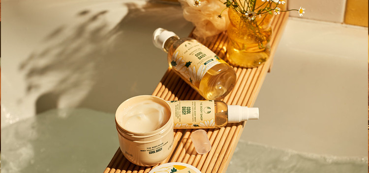 روغن پاک کننده آرایش بابونه بادی شاپ مدل Camomile silky