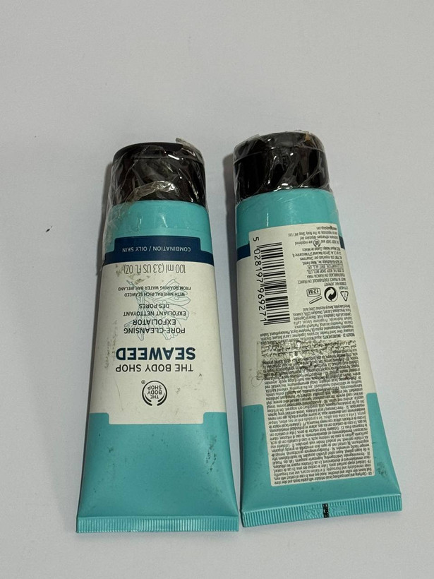 اسکراب پاک کننده منافذ body shop seeweed