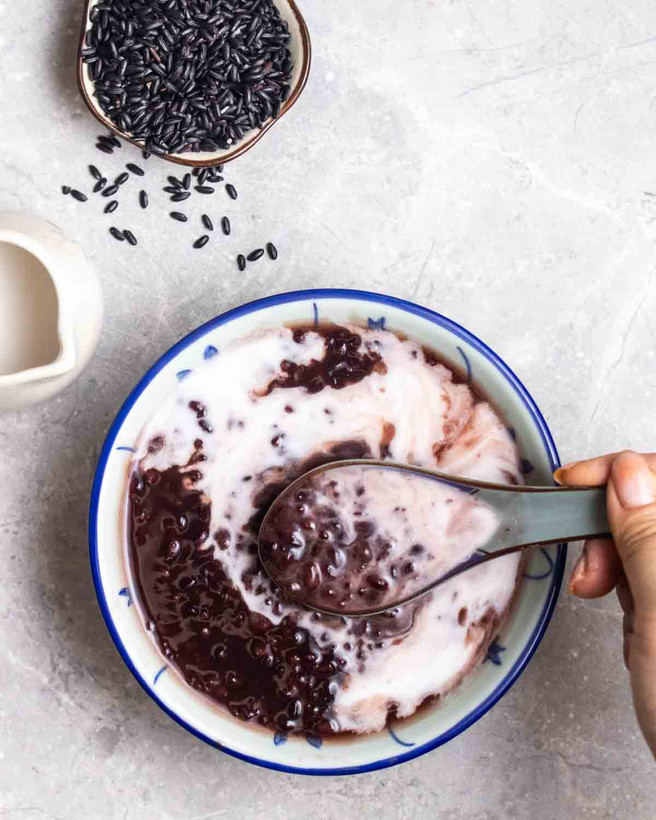 پودینگ رژیمی برنج سیاه